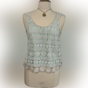 Adorable front-layer Charlotte Russe crop top!